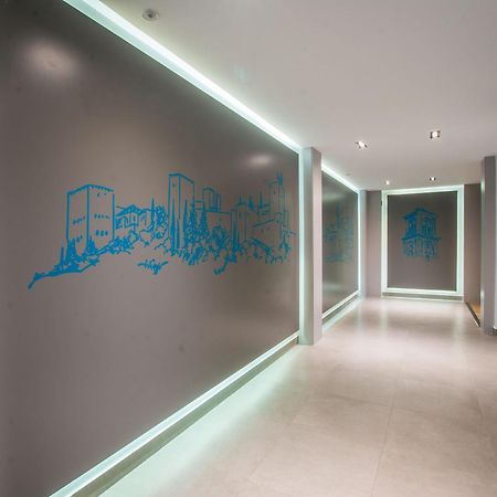Апартаменты Qh Granada Centro Экстерьер фото